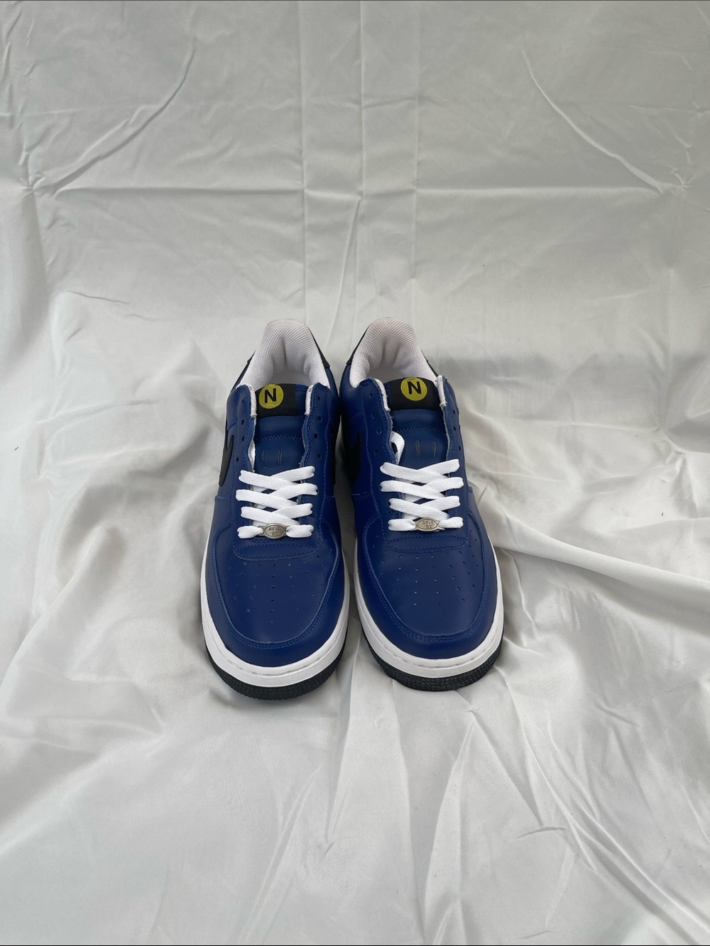 Nike Men's Blue Low-Top Sneakers with White Laces
